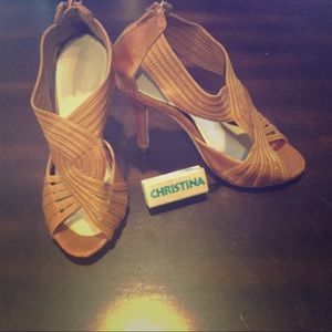 ShoeDazzle tan sandal heels